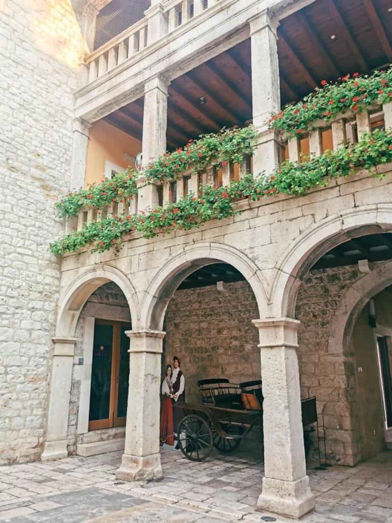 By Osibov, Diamondfish Apartman Kaštela Kültér fotó